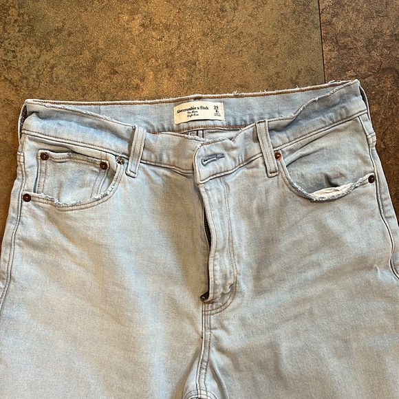 High Rise Raw Hem Mom Jean Abercrombie - Picture 4 of 6
